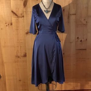 Satin wrap dress - Modern Citizen